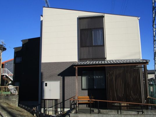 モダンな建物の外観