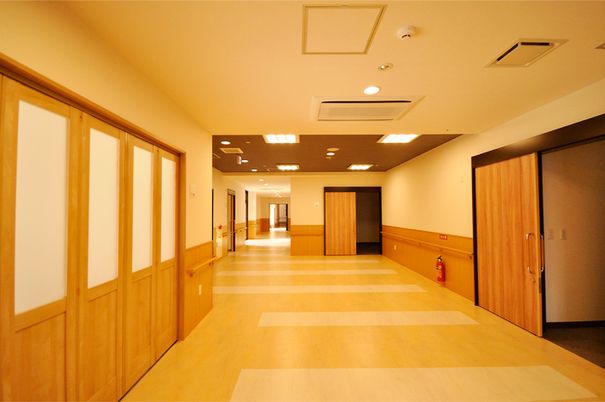 広々とした廊下