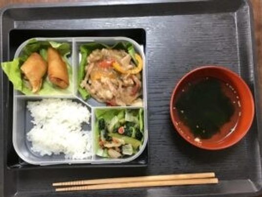 美味しそうな昼食