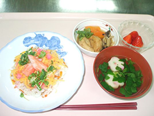 色鮮やかな料理の盛り付け