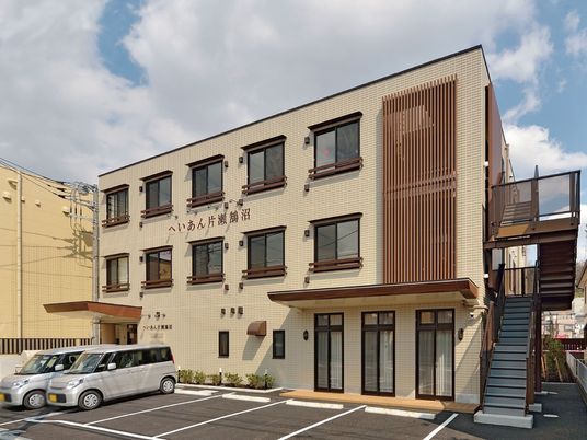 3階建ての建物外観