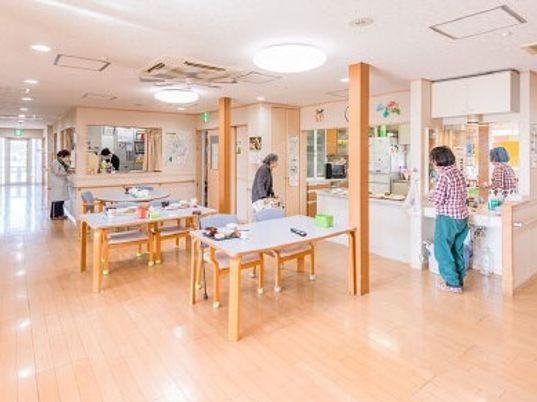 温もり感じる食堂空間
