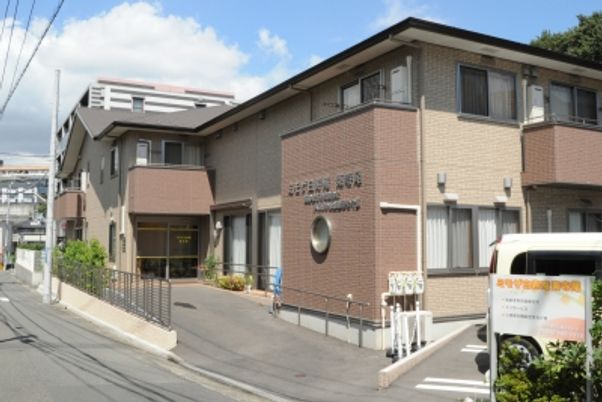 車椅子対応の施設外観