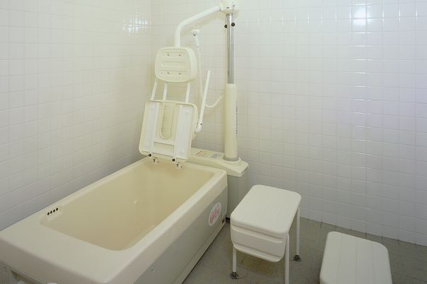 機能性を備えた浴槽設備