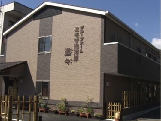 手入れされた施設外観
