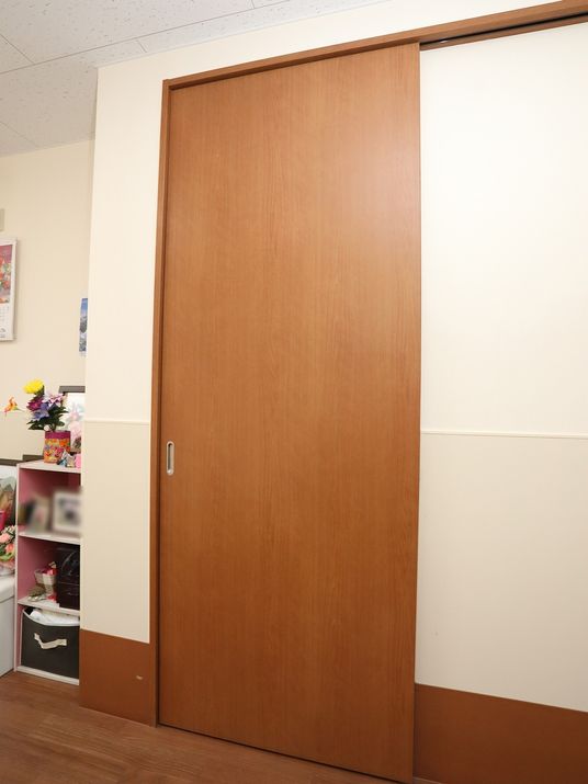 木製の片開き戸