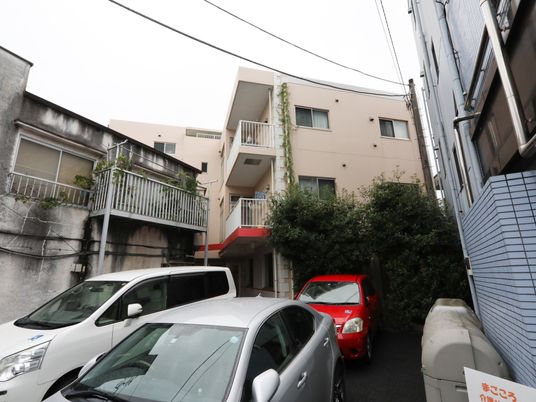 都市型建物の外観