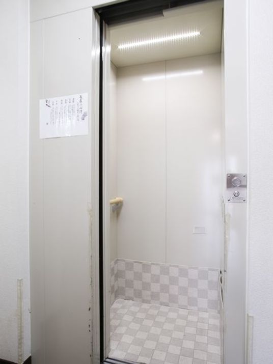 バリアフリーなエレベーター