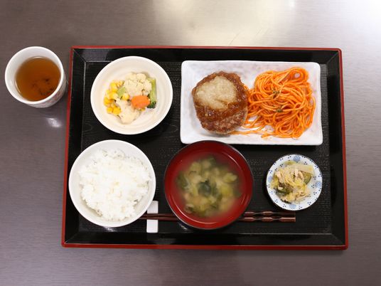 和風の食事セット