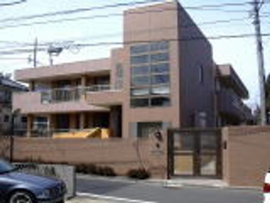 現代的な建物の外観