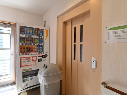 自動販売機とエレベーター