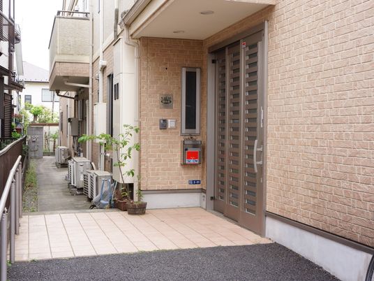 清潔感のあるエントランス