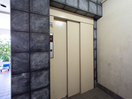 エレベーター扉の閉まった様子