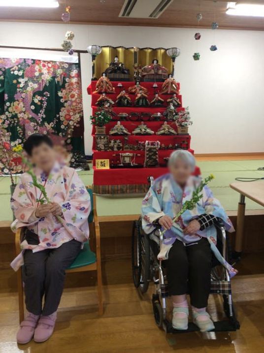 華やかに飾られた室内