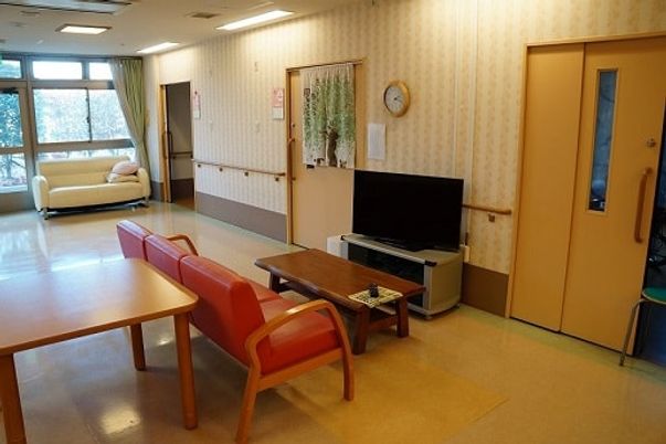 自然光の入る共用スペース