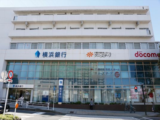  都市型の建物外観  