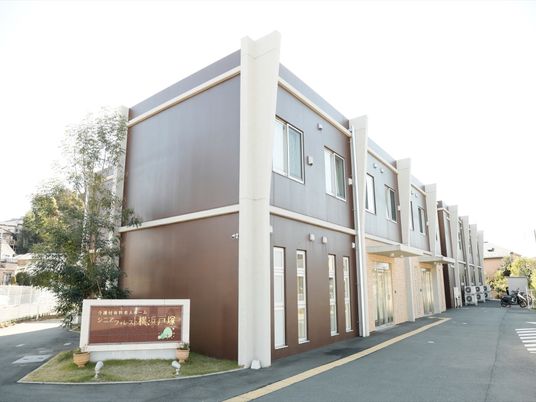 新しい建物の外観