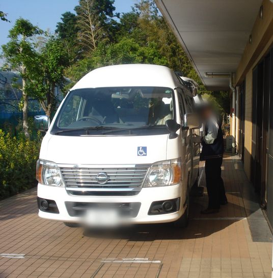 送迎用車両の停車