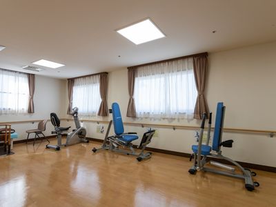 運動器具が並ぶ部屋