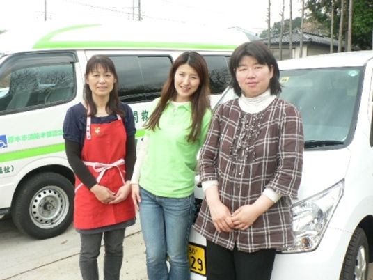 スタッフの集合写真