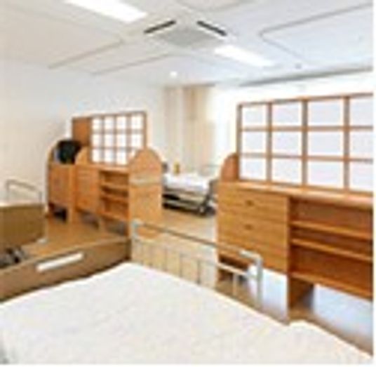 明るい個室の居室