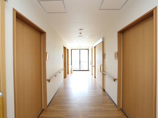 廊下の明るい空間