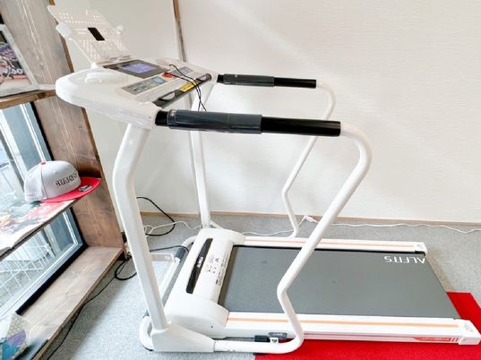 最新機能のトレッドミル機能訓練室