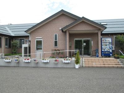 エントランス前の建物