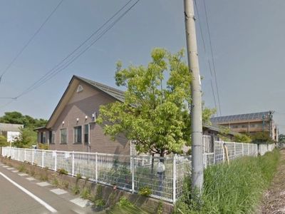 静かな街角の一軒家