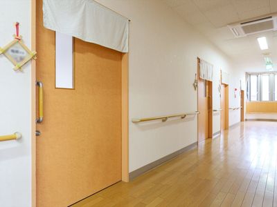 手すり付きの廊下