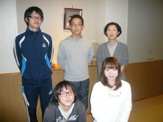 明るい笑顔のスタッフ集合