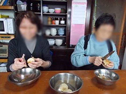 調理を楽しむ様子