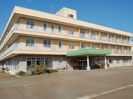 広々とした外観の建物