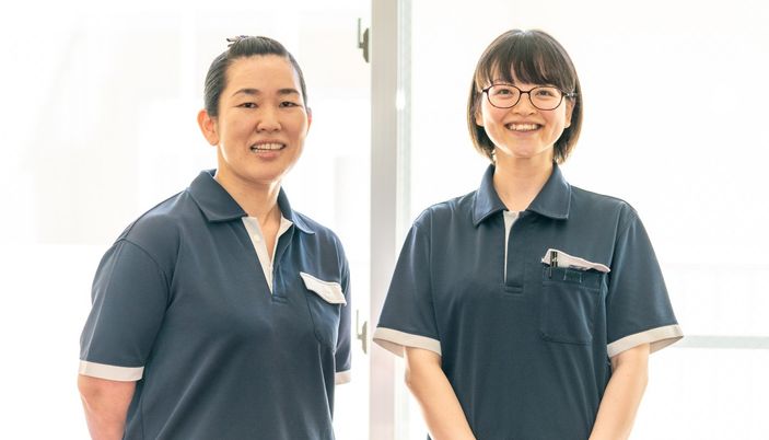 笑顔のスタッフの様子