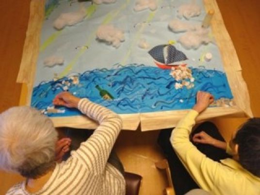 創作活動中の居室