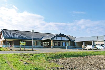 広々とした建物の外観