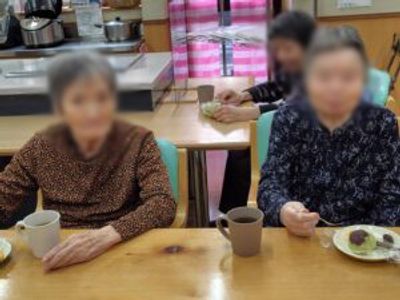 リラックスしたティータイムの居室