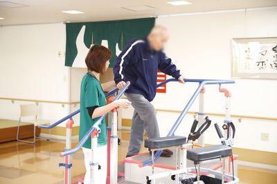 階段型器具で訓練中