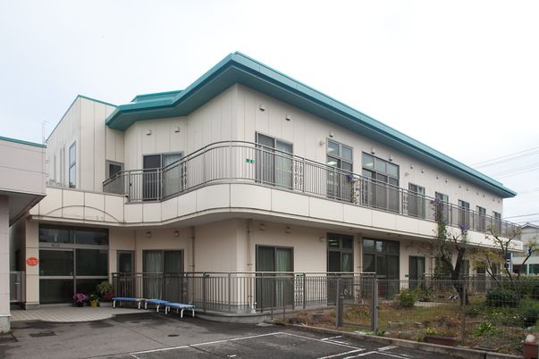 落ち着いた雰囲気の外観