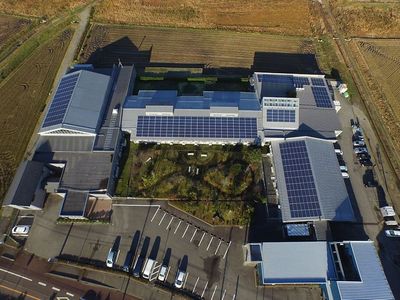 ソーラーパネルのある建物