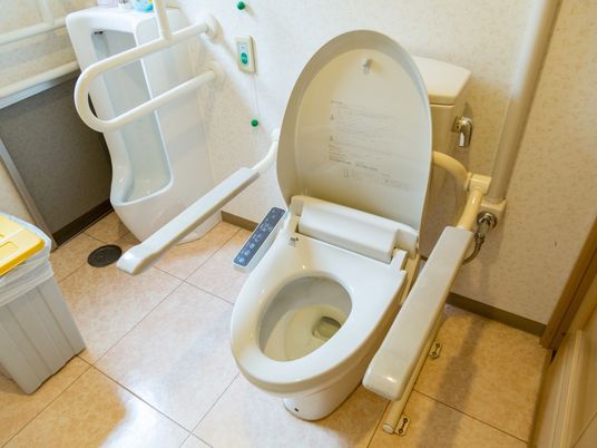 手すり付きトイレ設備