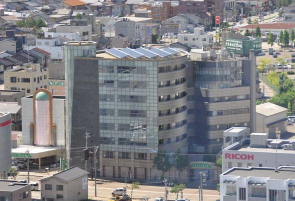 モダンな建物の外観
