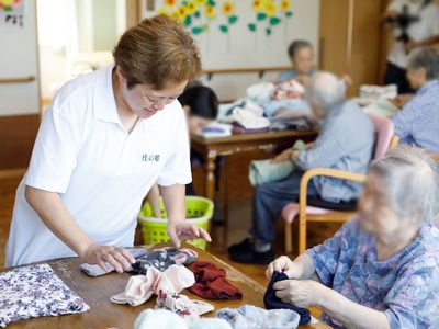 楽しく協力する様子の多目的室