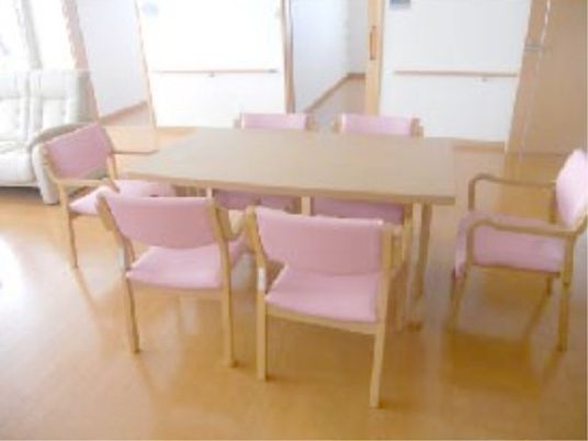 会話を楽しむダイニング