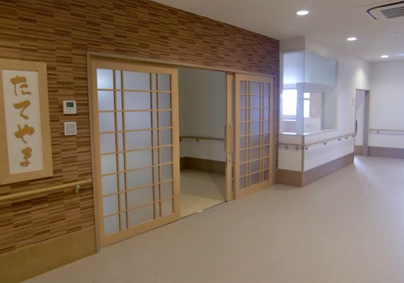 和風デザインの廊下