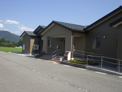 平屋建ての建物外観