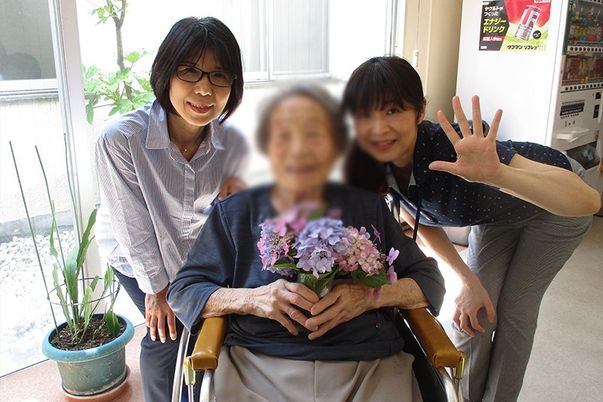 和やかなスタッフと居住者