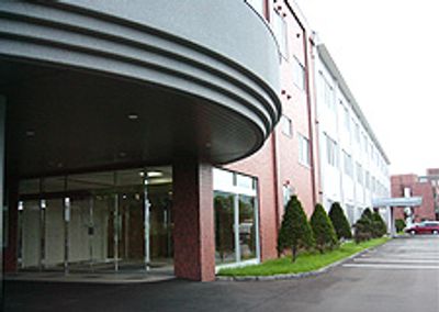 広々とした外観