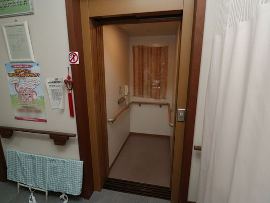 和室への開いた扉