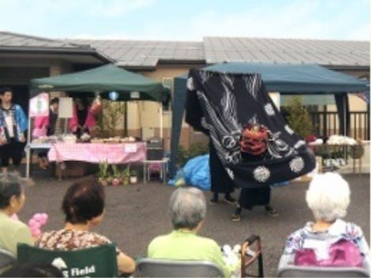 イベントを楽しむ屋外